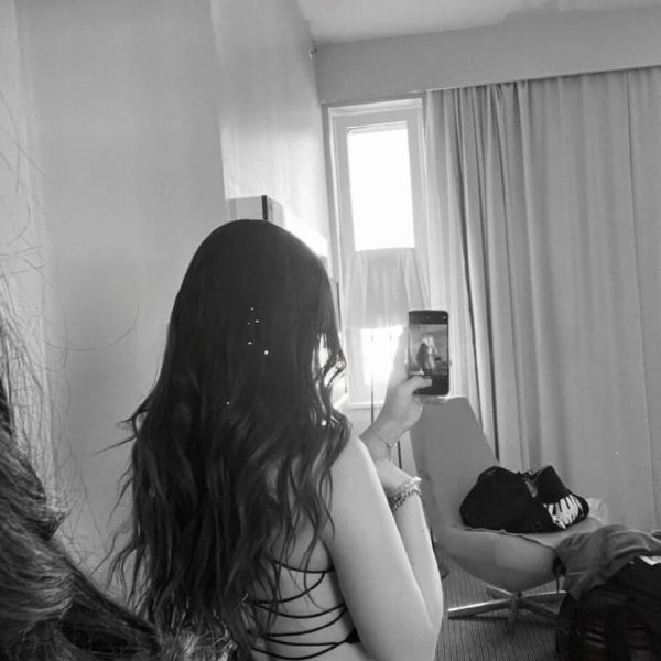 Hey mein Name ist Jill bin 21 noch etwas unerfahren aber versuche hier mein Glück DU kannst mich diese Woche bei mir Zuhause privat besuchen. Biete alles an im Normal bereich ich denke da ich versaut bin werden wir uns auf jeden Fall einig.